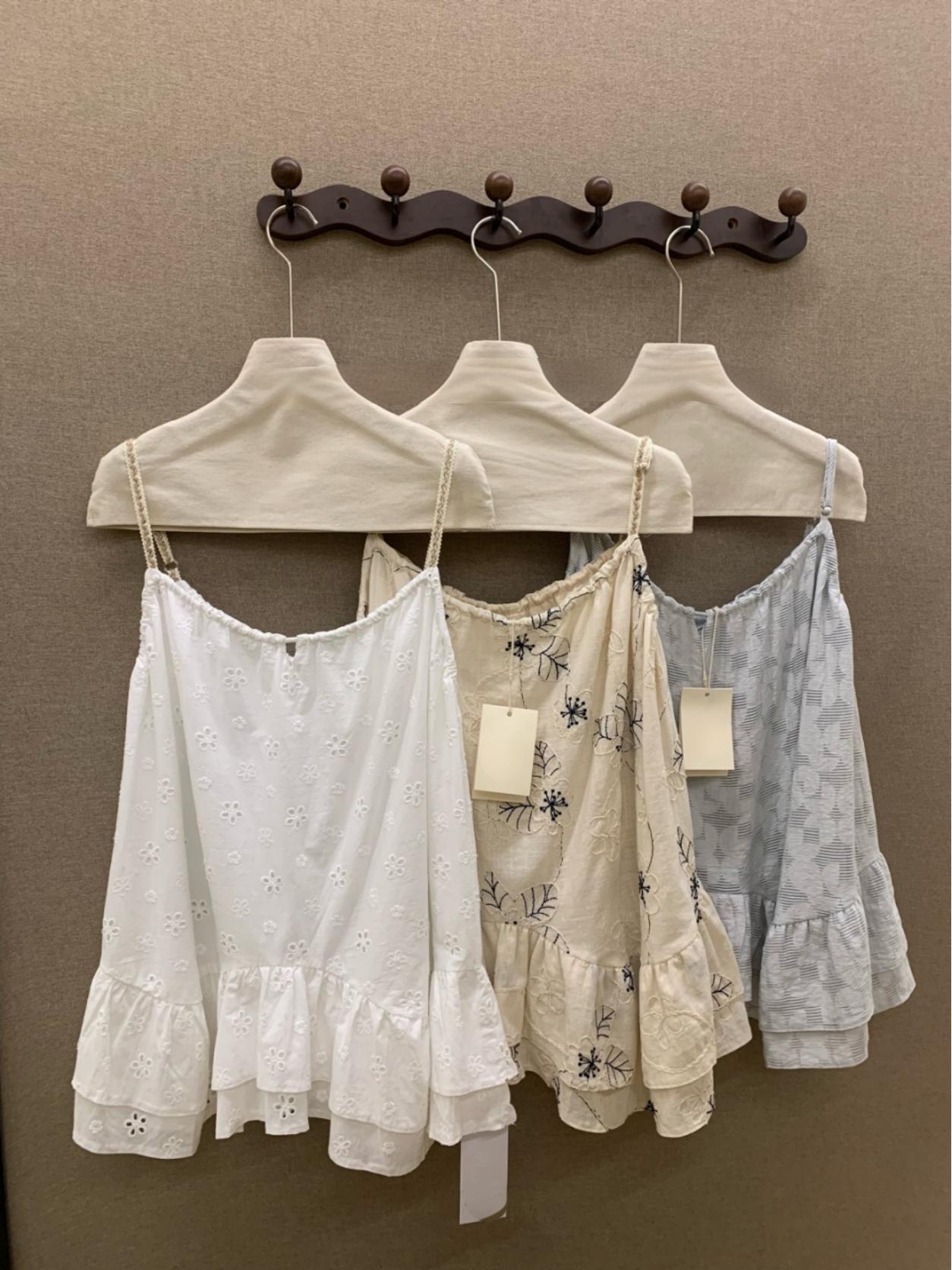 Floral Embroidered Irregular Double Hem Sleeveless Loose Top